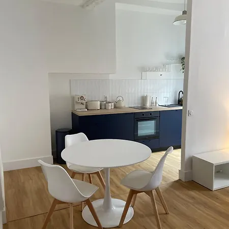 Le Clos Valade Apartment
